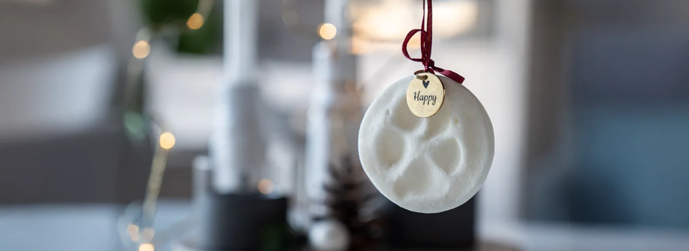 DIY Pfötchen-Anhänger aus Porzelanteig