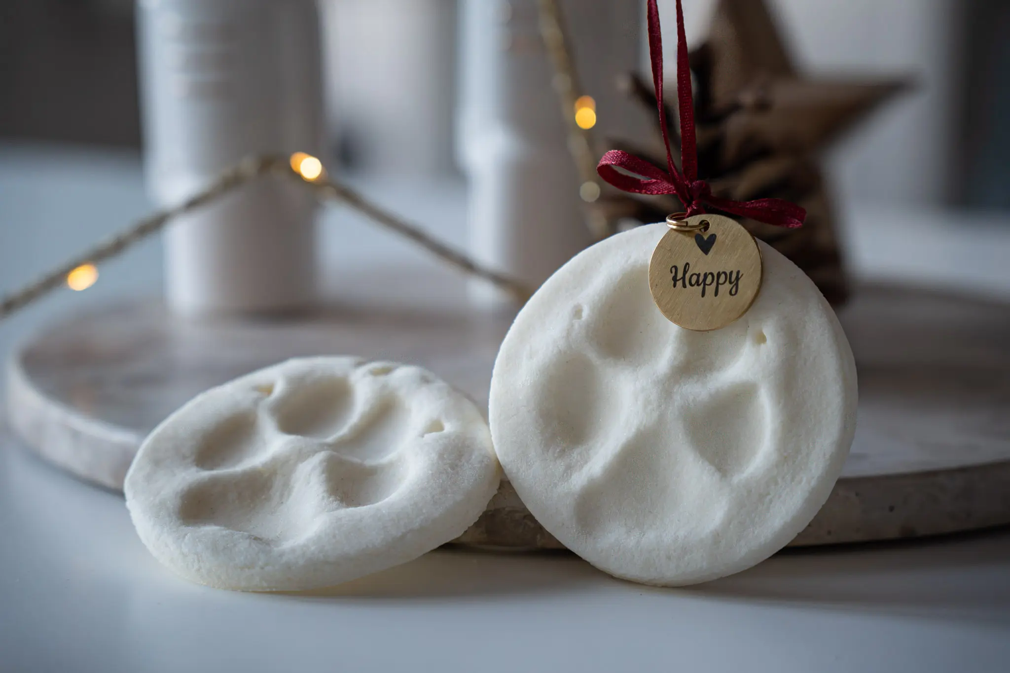 DIY Pfötchen-Anhänger aus Porzelanteig